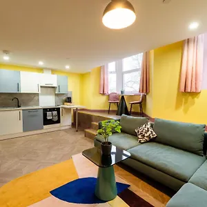 Apartment Aaron Wise - 51 Fitzhamon, Cardiff