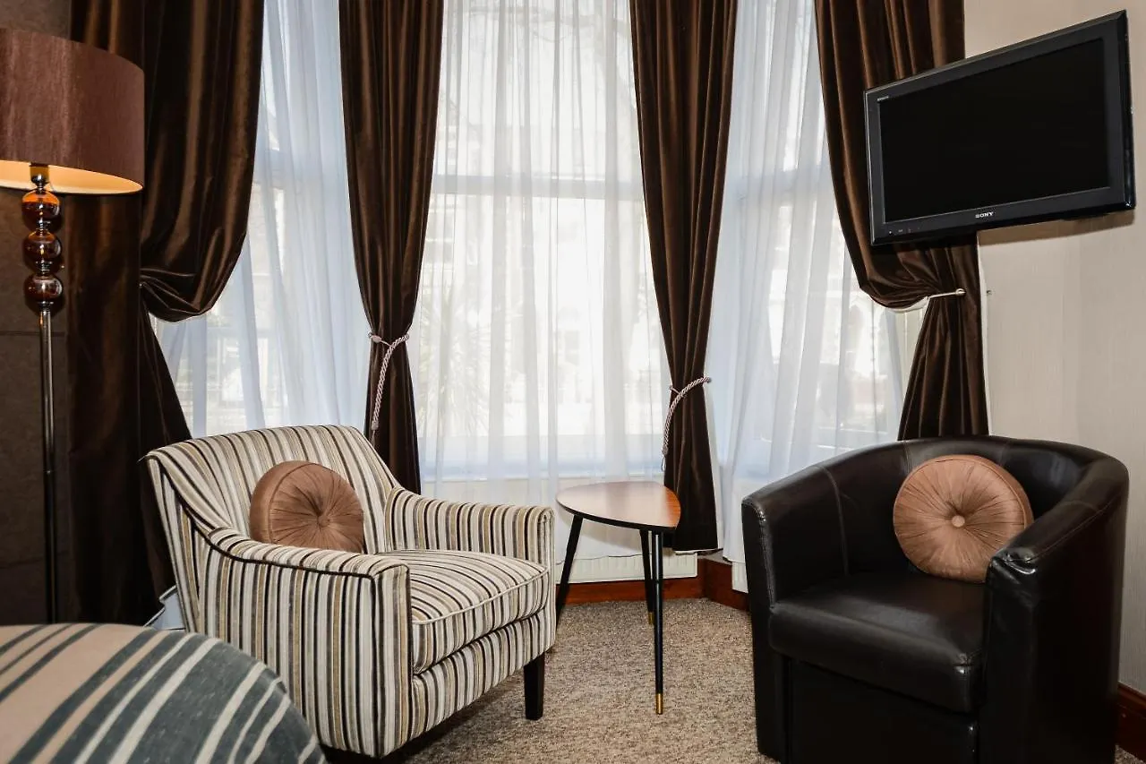Tanes Hotel Cardiff